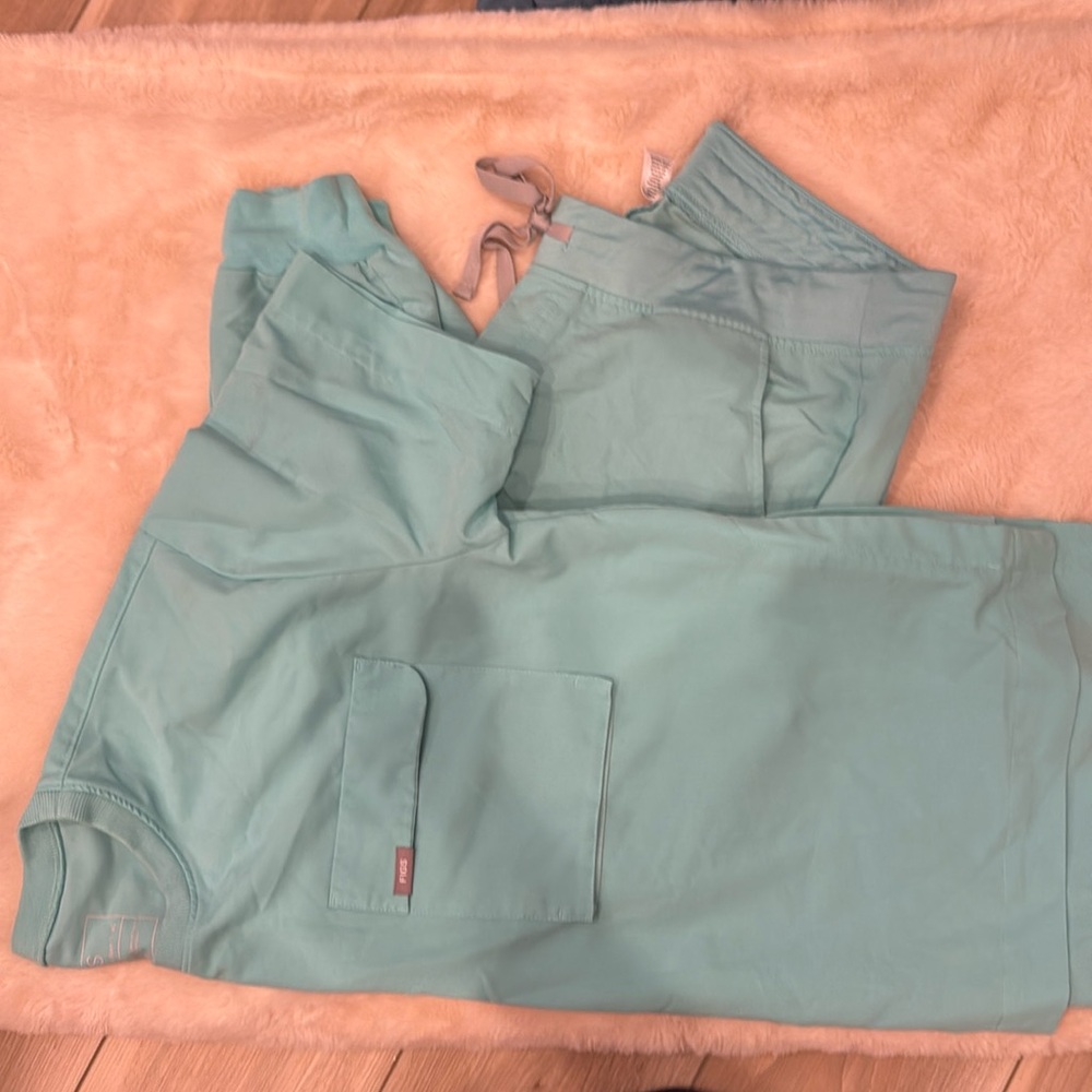Figs Uniform! XLarge Tops and XL Bottoms